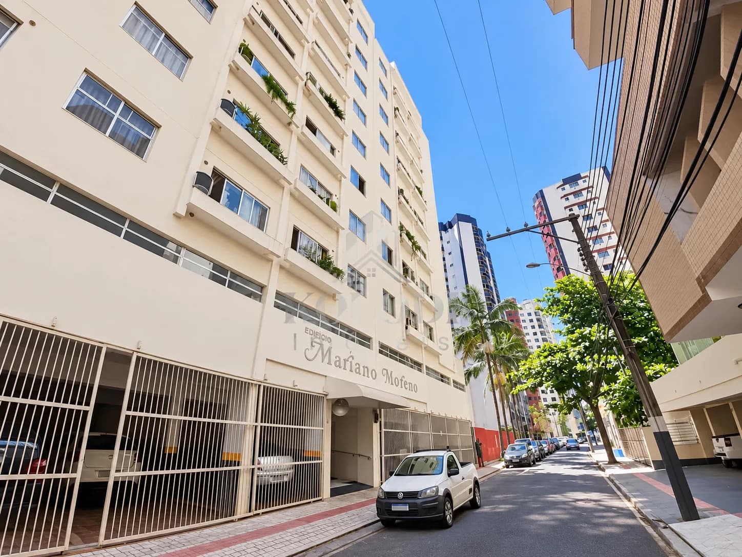 APARTAMENTO MOBILIADO À VENDA COM 1 DORMITÓRIO NA QUADRA DO MAR – CENTRO DE BALNEÁRIO CAMBORIÚ, Centro, Balneário Camboriú